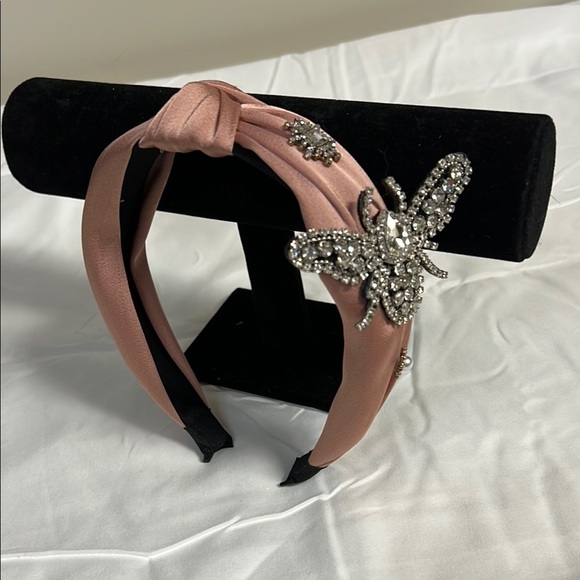 Elegant Pink Headband with Crystal Embellishments - Picture 3 of 5